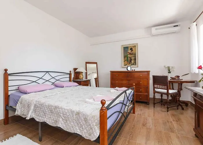 Unit_type_terraced_house With Pool 55425 * Grižane